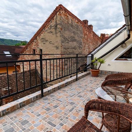 Residence 48 Beautiful Building Within Moments From The Old Town Of Brasov Exterior photo