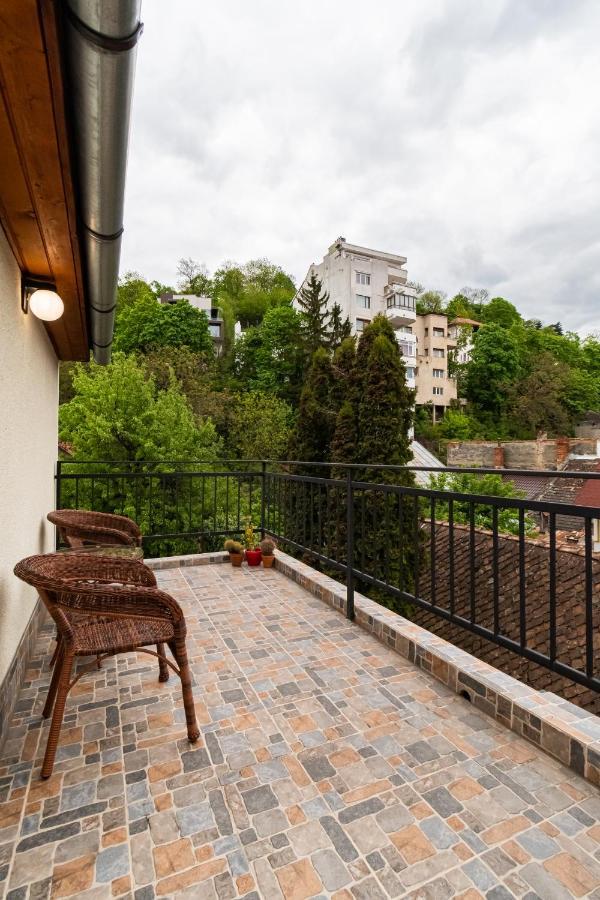 Residence 48 Beautiful Building Within Moments From The Old Town Of Brasov Exterior photo